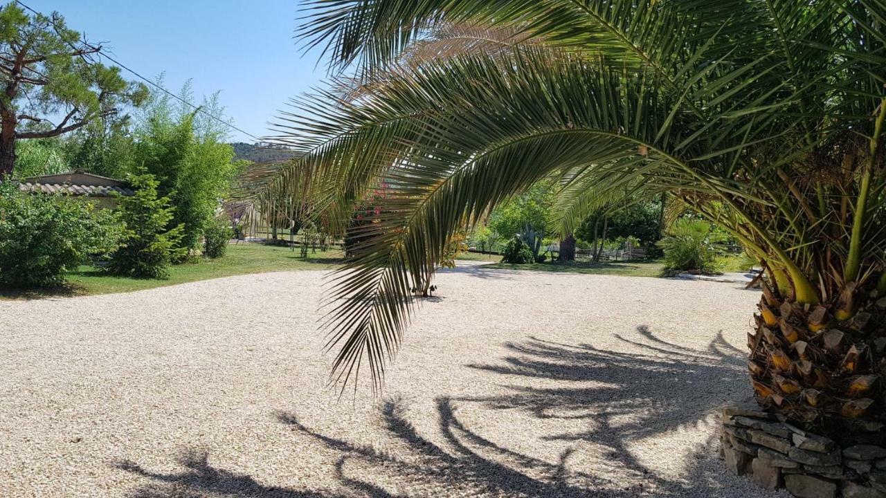 Mas Des Gardies Saint-Julien-de-Peyrolas Экстерьер фото