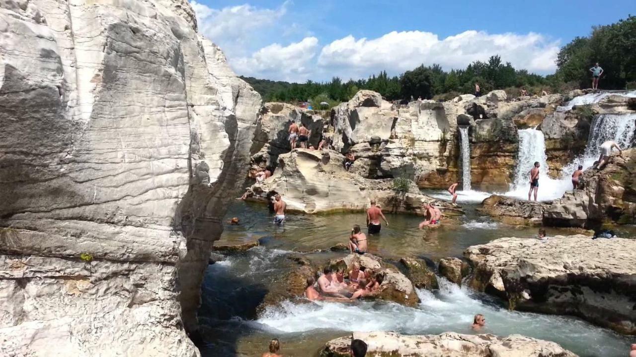Mas Des Gardies Saint-Julien-de-Peyrolas Экстерьер фото
